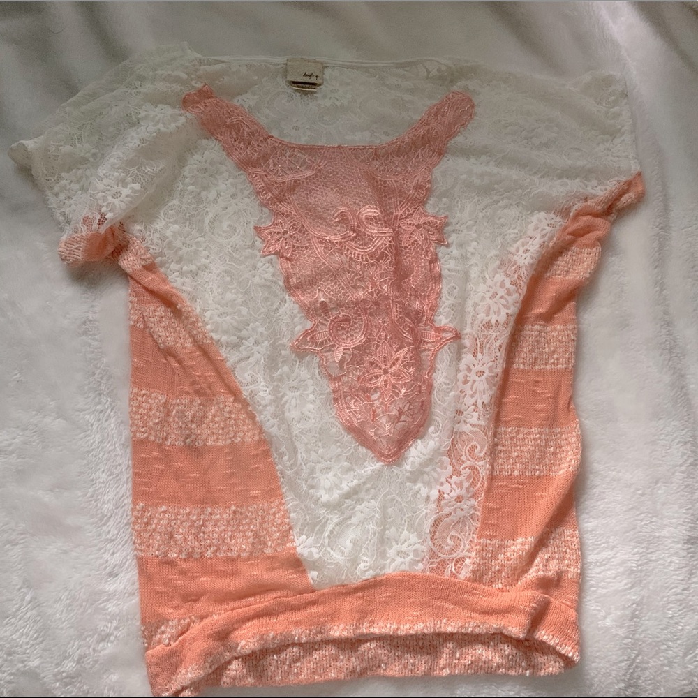Super cute top 
NEW